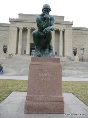Nelson-Atkins Museum of Art in Kansas City, Missouri. The Thinker by Rodin is part of a gr