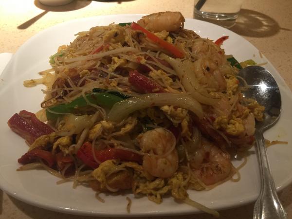 Singapore Noodles at Noodle Asia inside the Venetian Las Vegas . Spicy but good #food. $14