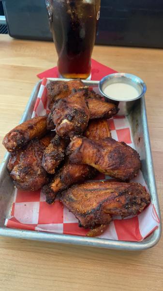 BBQ and Craft wings 10 for $10 on Sunday Brickell #food excellent 